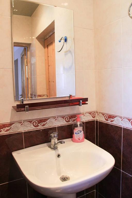 Dodo Japaridze Guesthouse Mestia Ngoại thất bức ảnh