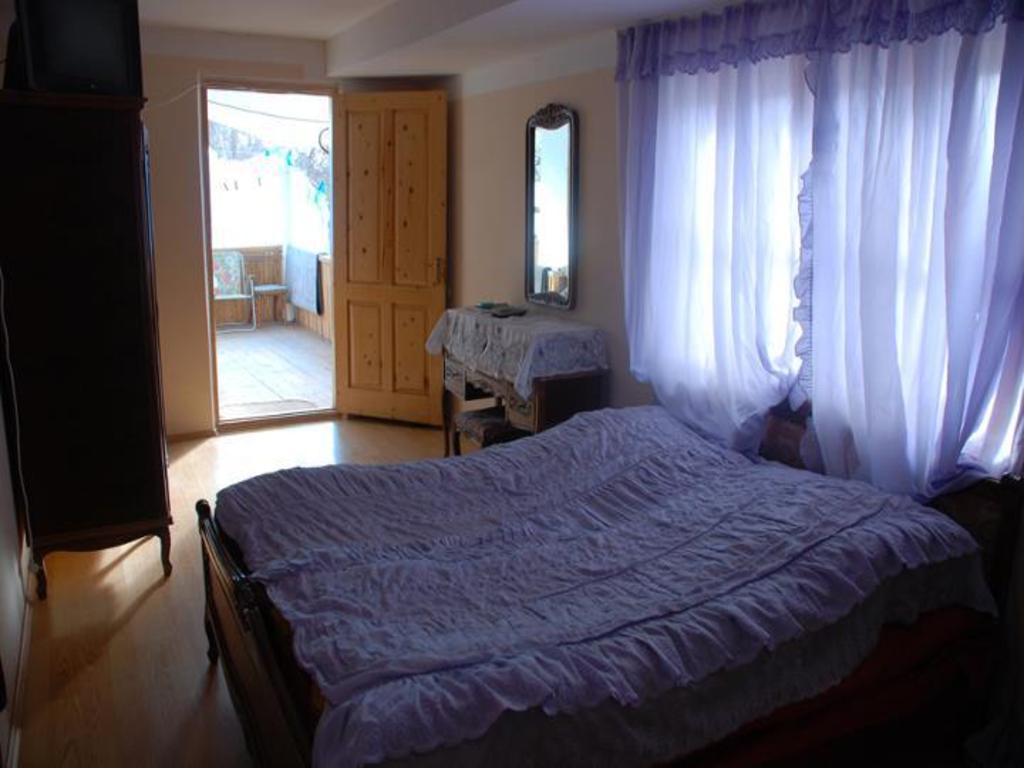 Dodo Japaridze Guesthouse Mestia Phòng bức ảnh