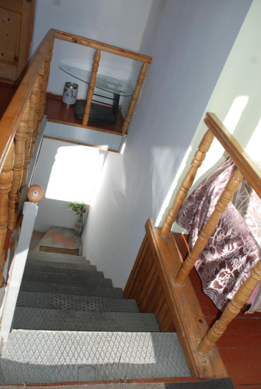 Dodo Japaridze Guesthouse Mestia Ngoại thất bức ảnh